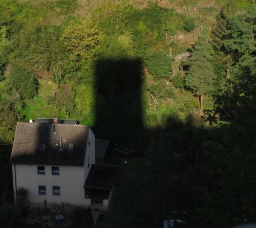 Kobern-Gondorf-Burg-und-Nebel2023-032