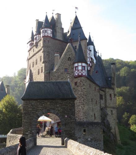 Burg-Eltz-mit-Nebel2023-021