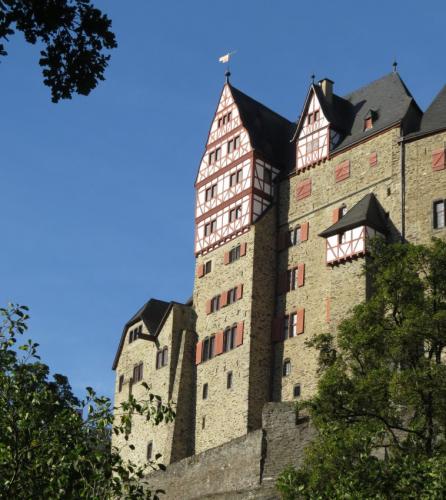 Burg-Eltz-mit-Nebel2023-026