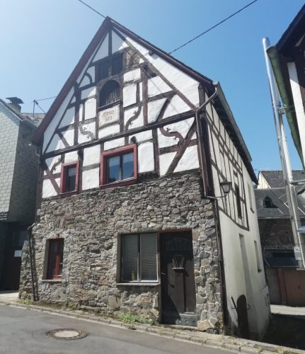 11082025BurgenmitBaybachtal068a