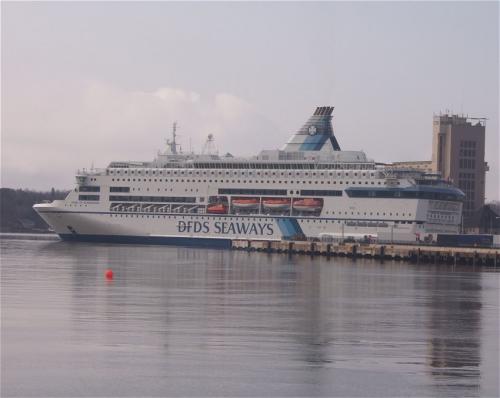 Ferry-DFDS-Seaways-Pearl-of-Scandinavia