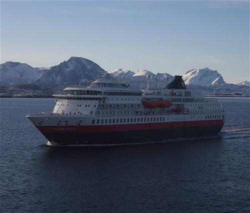 Hurtigruten-MS-Finnmarken01