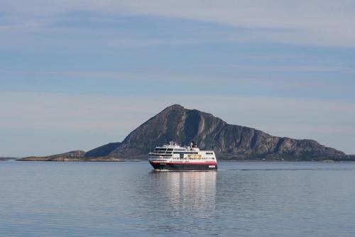 Hurtigruten-MS-Midnatsol02