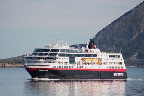 Hurtigruten-MS-Midnatsol03