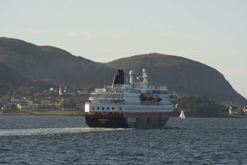 Hurtigruten-MS-Nordlys01