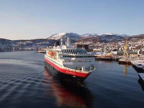 Hurtigruten-MS-Polarlys01