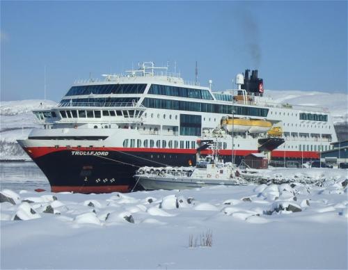 Hurtigruten-MS-Trollfjord09