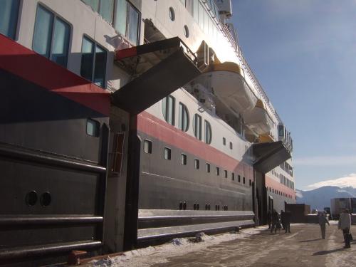 Hurtigruten-MS-Trollfjord14