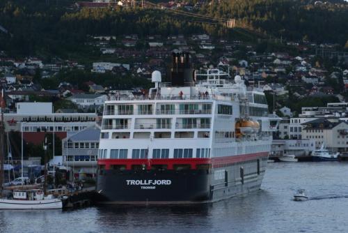 Hurtigruten-MS-Trollfjord17