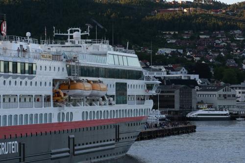 Hurtigruten-MS-Trollfjord18