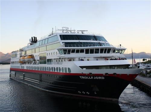 Hurtigruten-MS-Trollfjord20