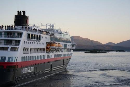 Hurtigruten-MS-Trollfjord22