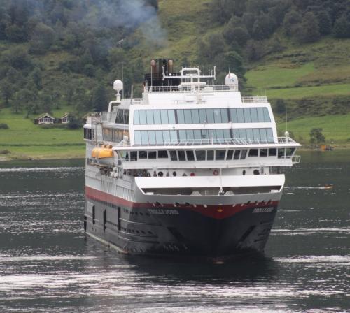 Hurtigruten-MS-Trollfjord25