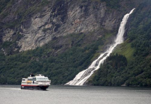 Hurtigruten-MS-Trollfjord27