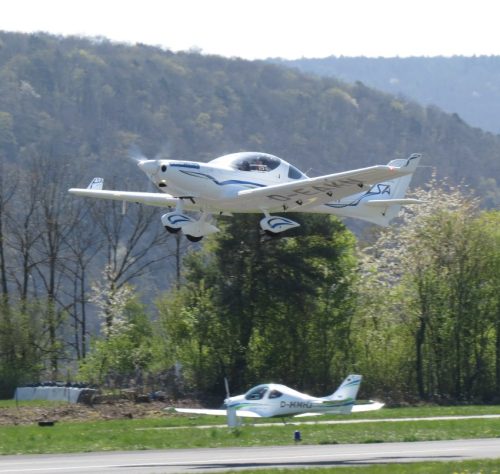 SmallAircraft-D-EAKN-04