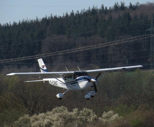 SmallAircraft-D-EANG-01