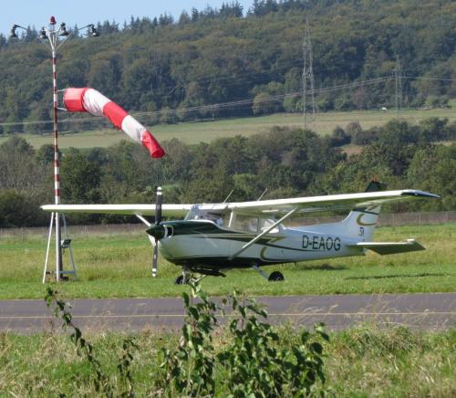 SmallAircraft-D-EAOG-01