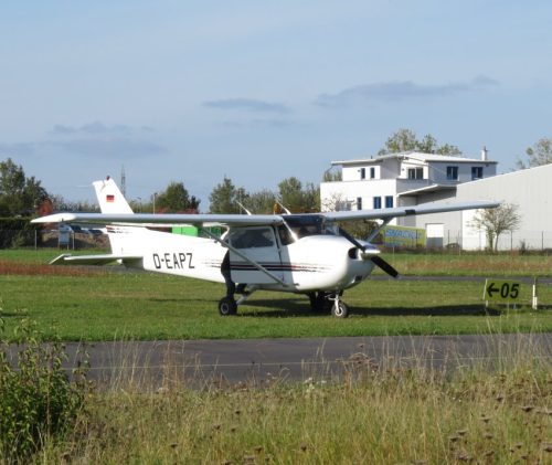 SmallAircraft-D-EAPZ-02