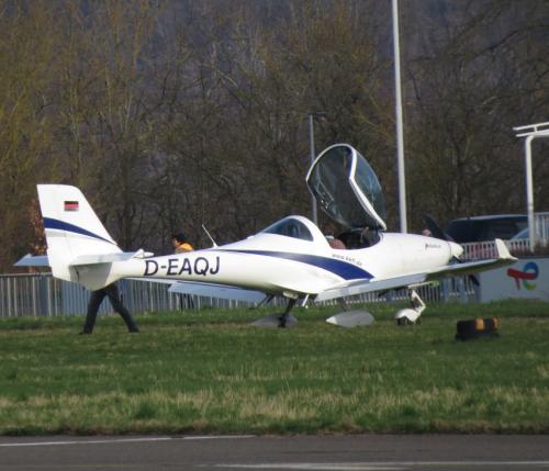 SmallAircraft-D-EAQJ-03
