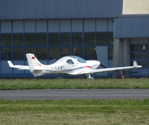 SmallAircraft-D-EAWT-02