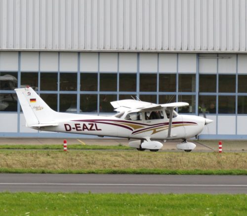 SmallAircraft-D-EAZL-02