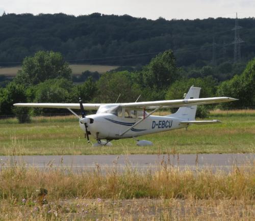 SmallAircraft-D-EBCU-01