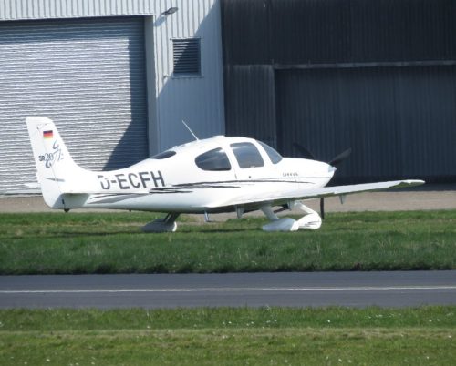 SmallAircraft-D-ECFH-01