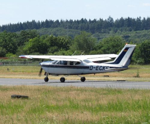 SmallAircraft-D-ECKF-01
