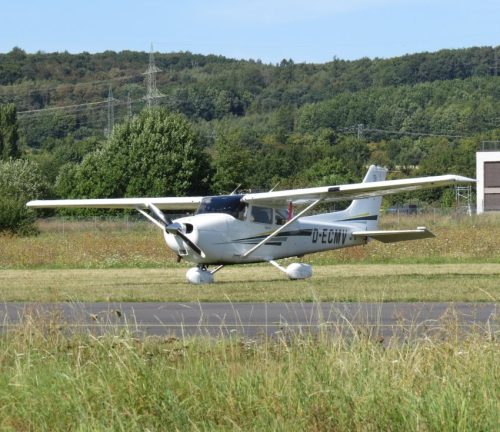 SmallAircraft-D-ECMV-03