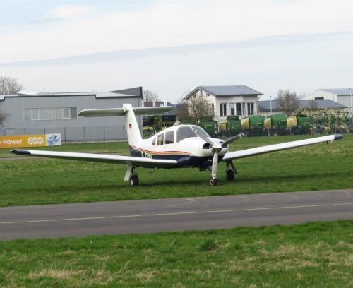 SmallAircraft-D-ECSK-03