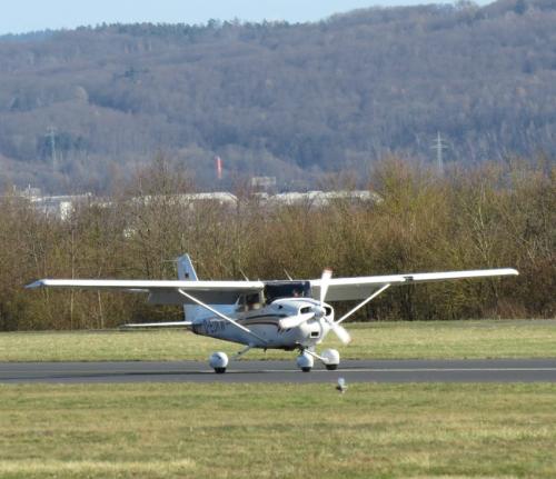 SmallAircraft-D-EDKW-02