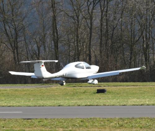 SmallAircraft-D-EDKY-01