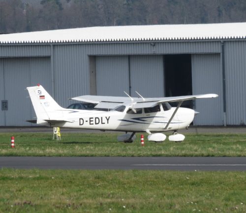 SmallAircraft-D-EDLY-02