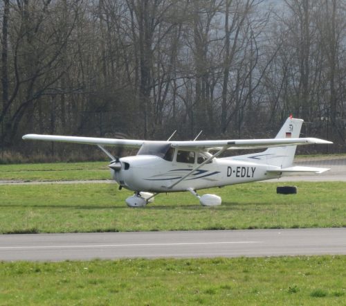 SmallAircraft-D-EDLY-03
