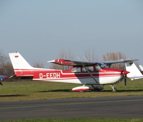 SmallAircraft-D-EEDH-02