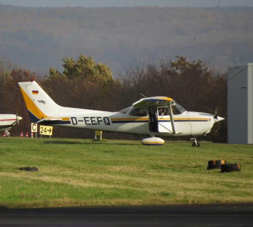 SmallAircraft-D-EEFQ-02