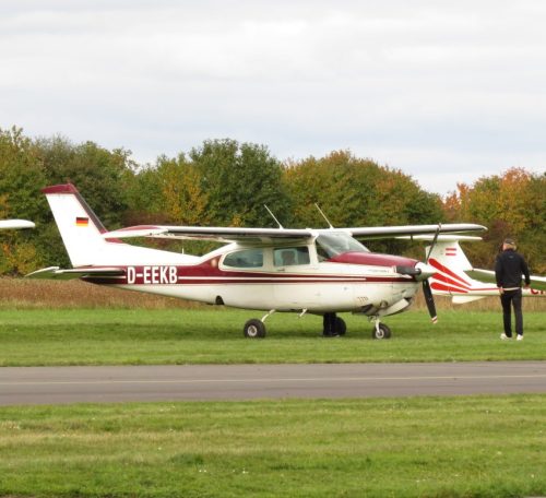SmallAircraft-D-EEKB-01