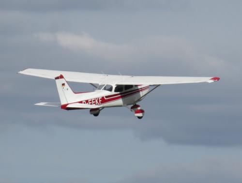 SmallAircraft-D-EEKF-03