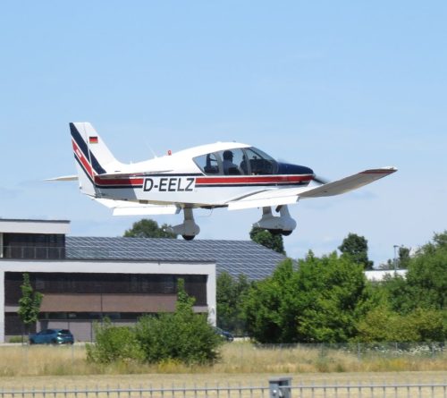 SmallAircraft-D-EELZ-05