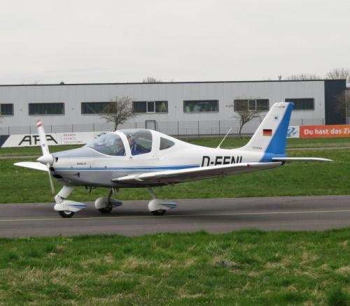 SmallAircraft-D-EENI-02