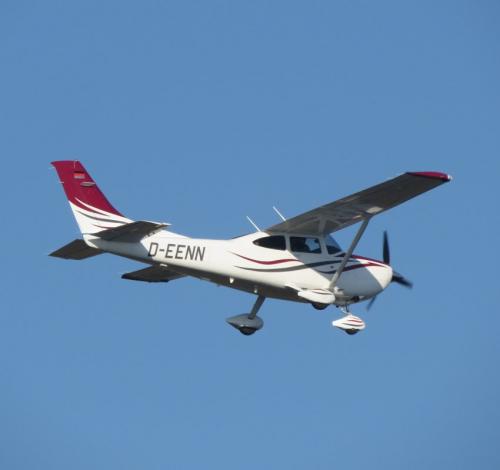SmallAircraft-D-EENN-02