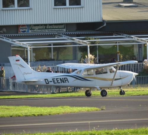 SmallAircraft-D-EENR-04