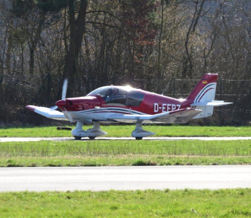 SmallAircraft-D-EEPZ-04