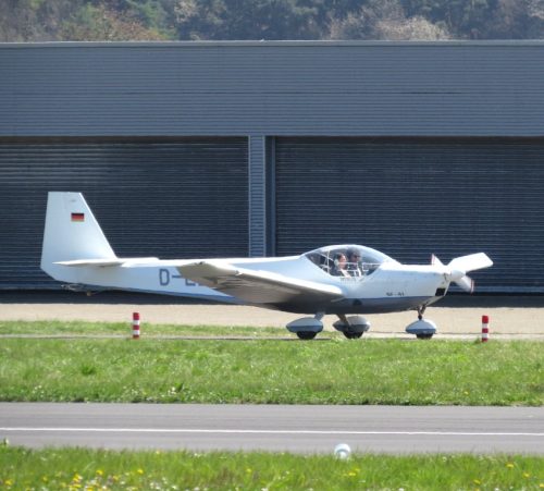 SmallAircraft-D-EESF-02