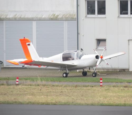 SmallAircraft-D-EEUP-02