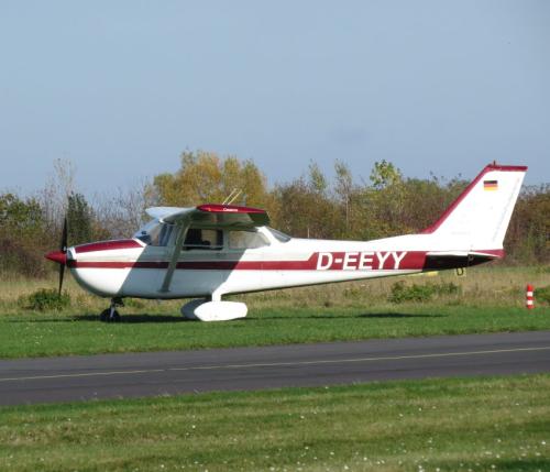 SmallAircraft-D-EEYY-03