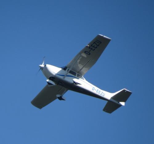 SmallAircraft-D-EEZU-03