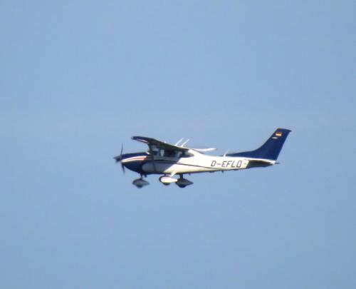 SmallAircraft-D-EFLO-04
