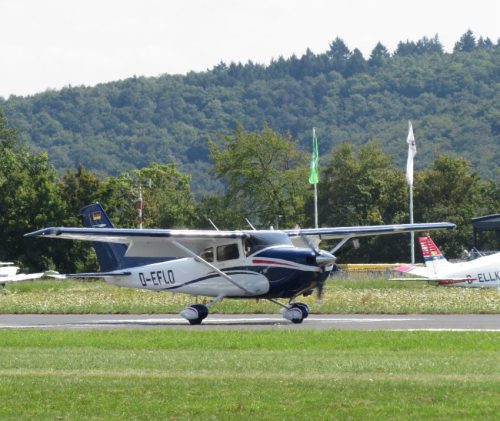 SmallAircraft-D-EFLO-05