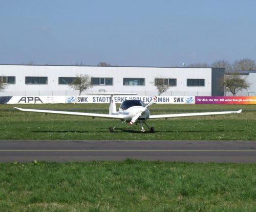 SmallAircraft-D-EFMV-01